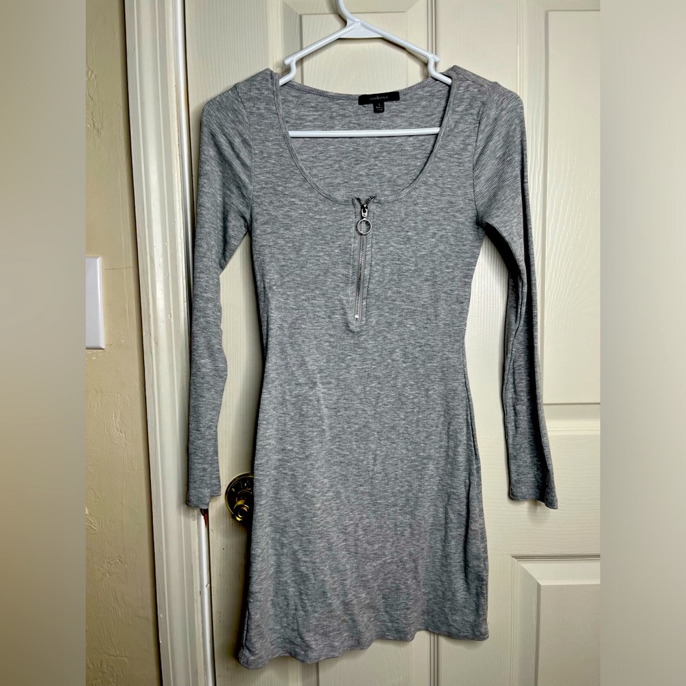 Grey long sleeve Bodycon dress with zipper detail